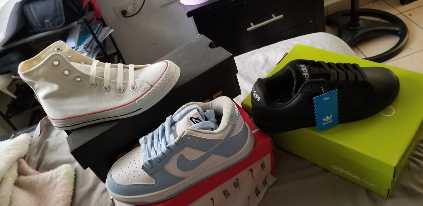 Customer photo review of Tenis Dunk Low Blanco Cielo