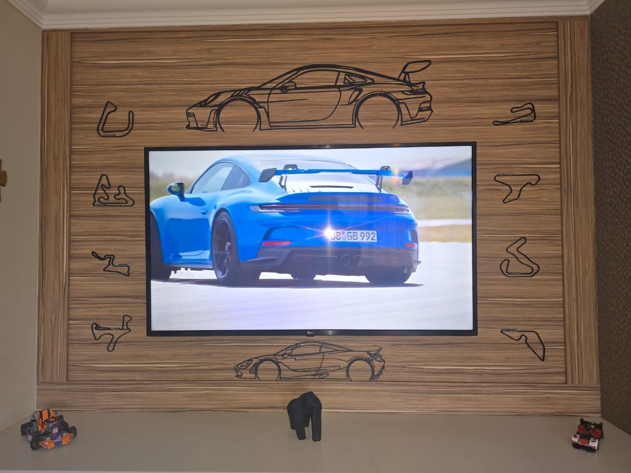 Customer photo review of Porsche 911 992 GT3 RS Detailed metal wall art frame