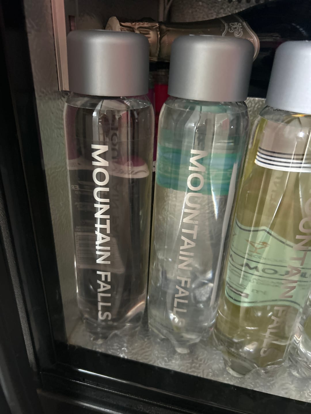 Customer photo review of 500ml Sparkling Mineral Water- Pack of 24