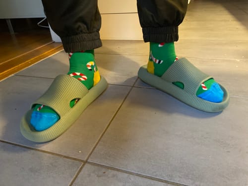 Customer photo review of HappyFlops