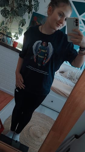 Customer photo review of GUTE MÄDCHEN - Premium T-Shirt