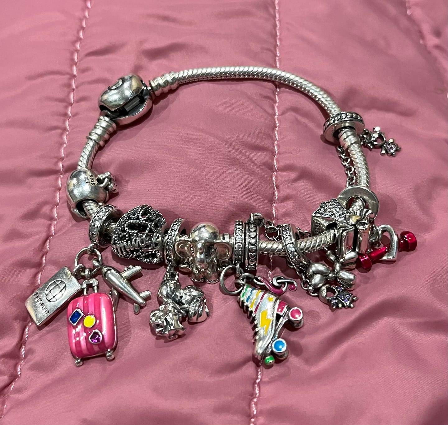 Customer photo review of Charm Viaje al Mundo