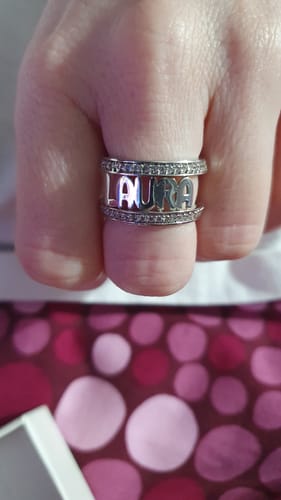 Customer photo review of Anello con nome e zirconi bianchi