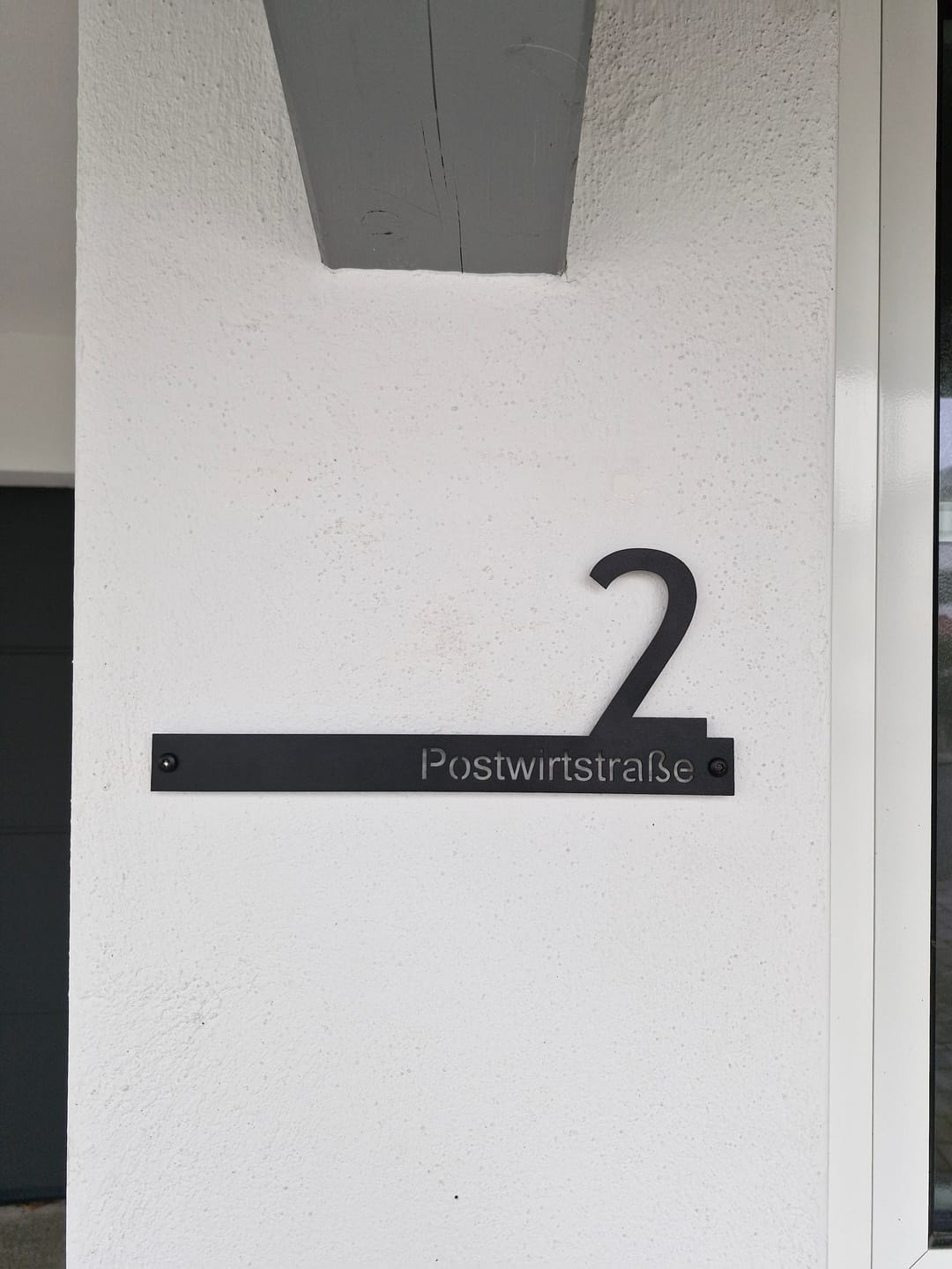 Customer photo review of Hausnummernschild "Viktoria" mit Straßennamen