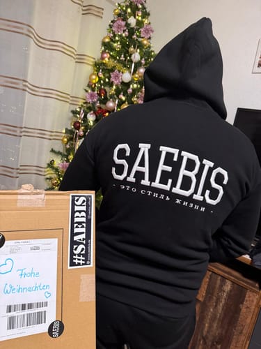 Customer photo review of Lifestyle Herren Zip Hoodie schwarz mit Stickerei by SAEBIS®