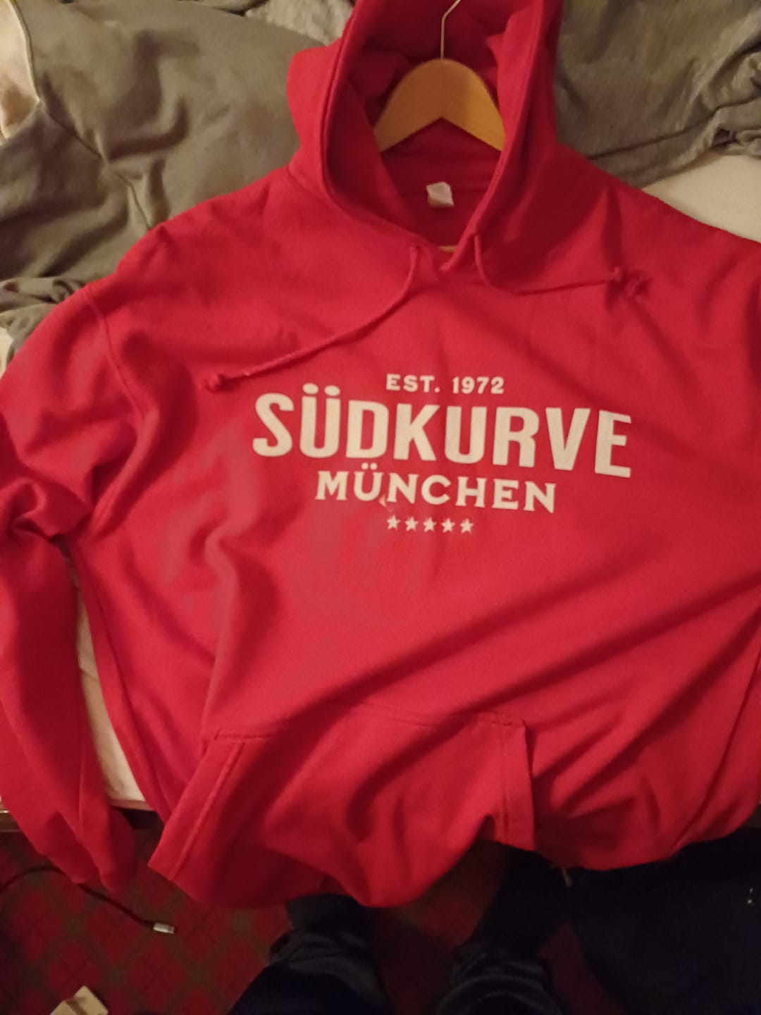 Customer photo review of Südkurve München - Regular Hoodie