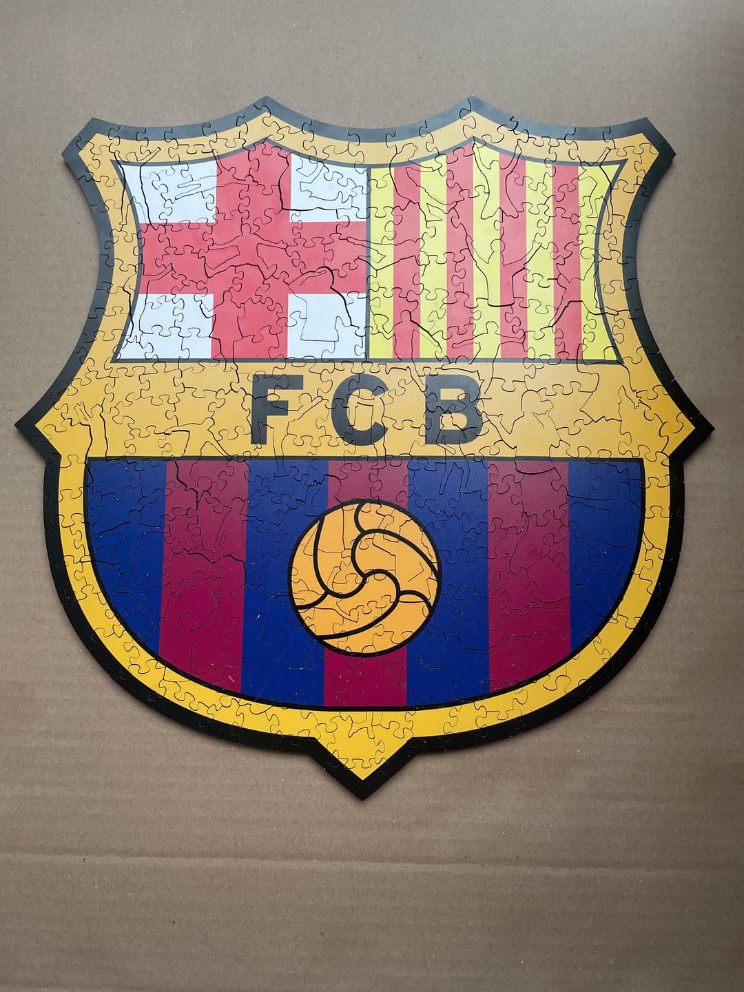 Customer photo review of FC Barcelona® Logo - Holzpuzzle