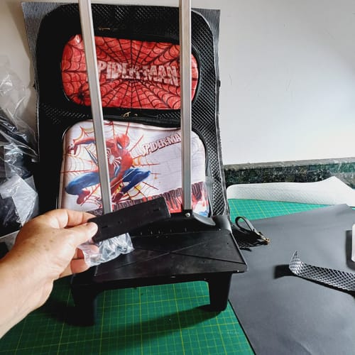 Customer photo review of CARRINHO PARA MOCHILA DUAS HASTES 40CM PRETO