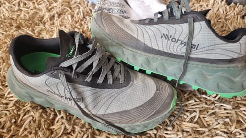 Customer photo review of Zapatillas Nnormal Tomir 2.0 Trail Running Verde