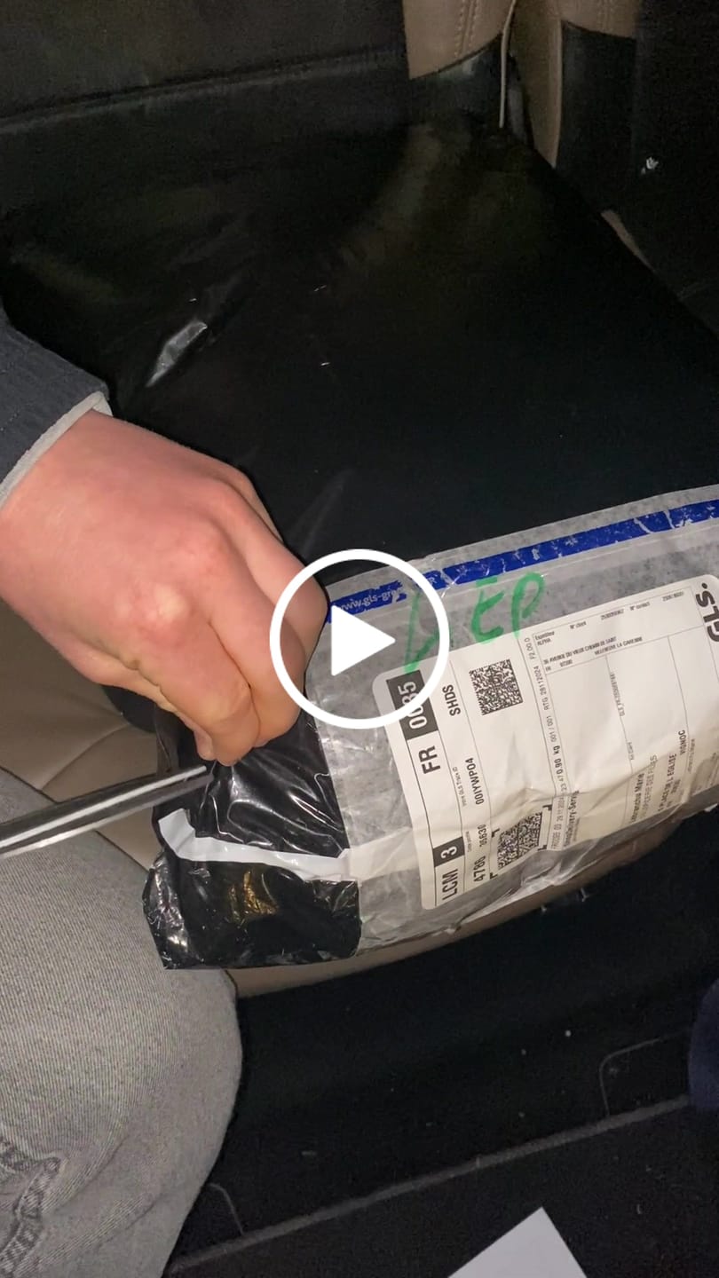Customer video review of DOUDOUNE "NOIR ÉCLATANT"
