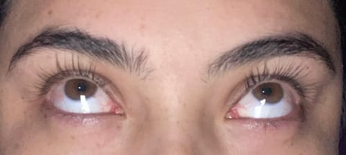 Customer photo review of Suero para pestañas y cejas