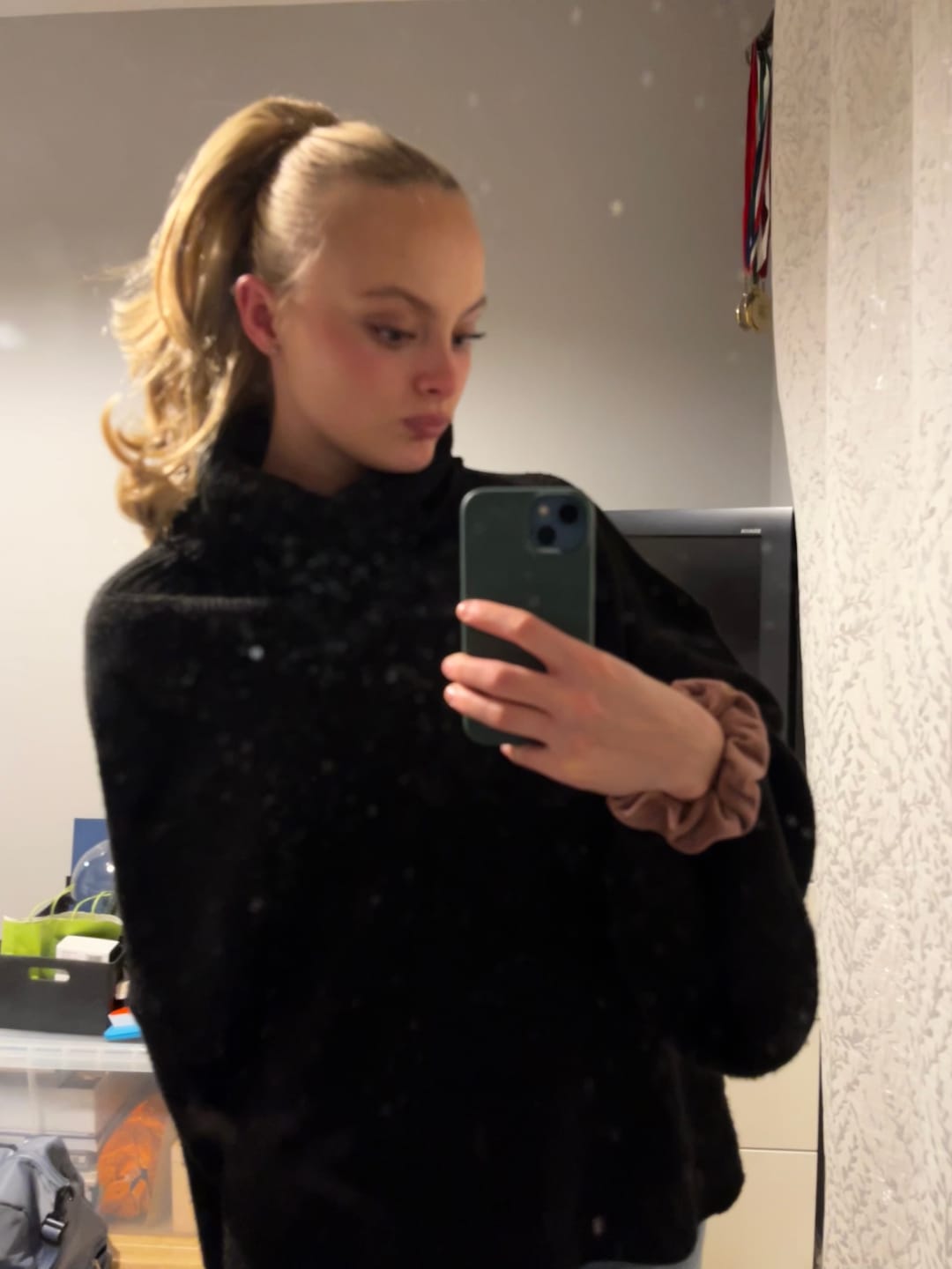Customer photo review of Stranded Medium Flicky Clip-on Ponytail
