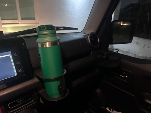 Customer photo review of Portavasos para Suzuki Jimny