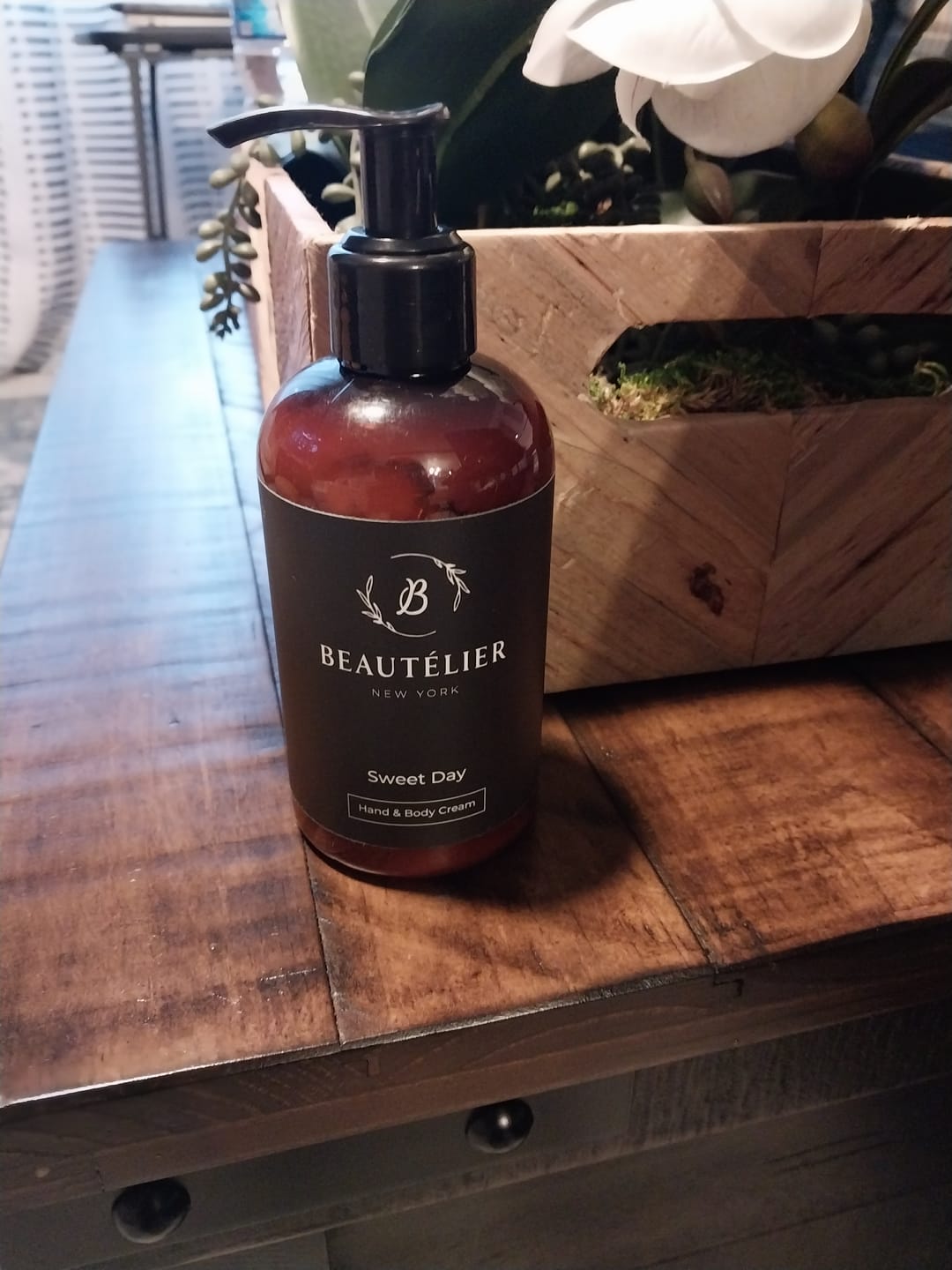 Customer photo review of Hand & Body Cream Sweet Day_8 fl. oz