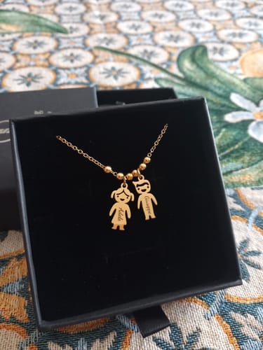 Customer photo review of Ogrlica: Family Bond