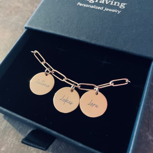 Customer photo review of Zapestnica: Family Chain