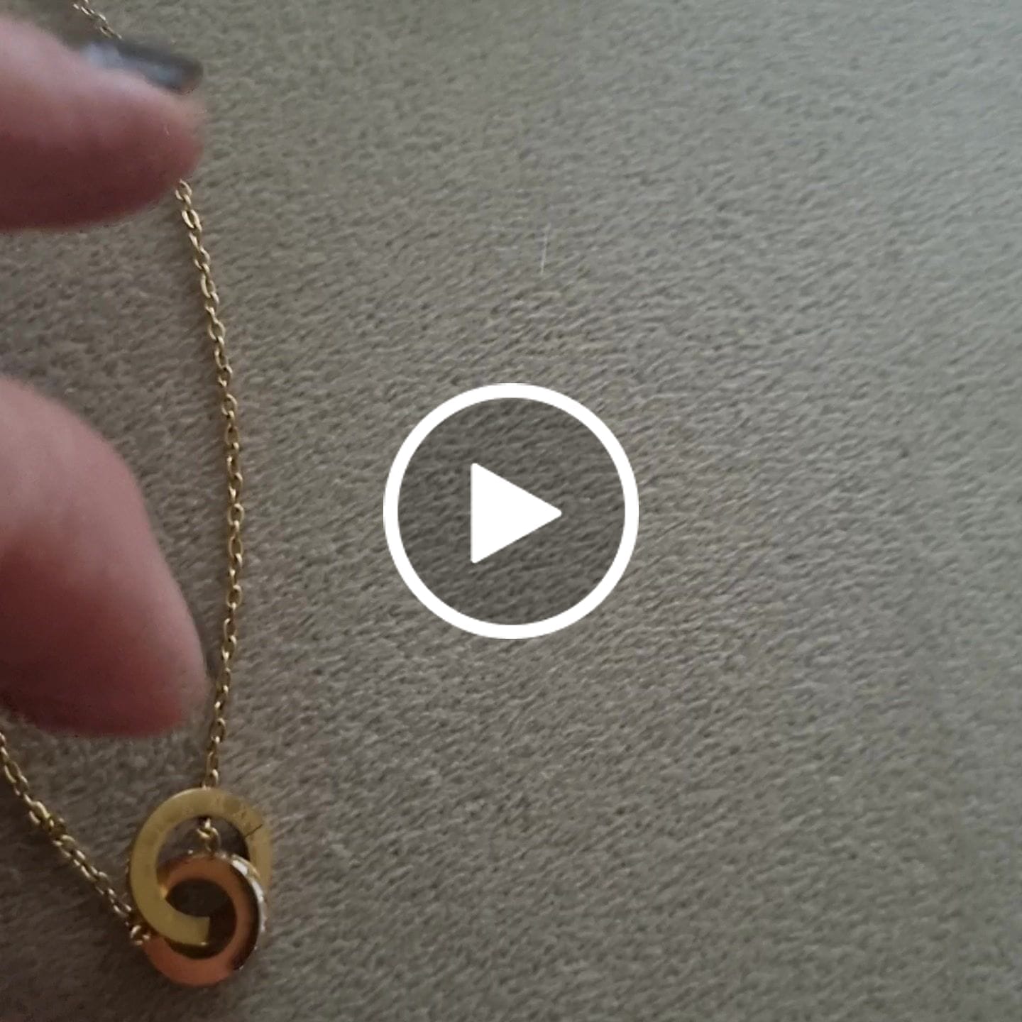 Customer video review of Colar Imperial Pedra Zircônia Banhado em Ouro 18K