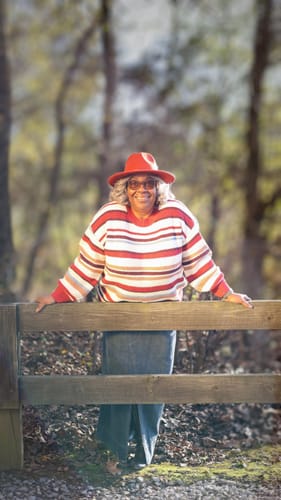 Customer photo review of Luvwin 5x5 Salt And Pepper Glueless Gray Color Pre-Cut Lace Layered Cut Straight Bob Wig 100% Human Hair