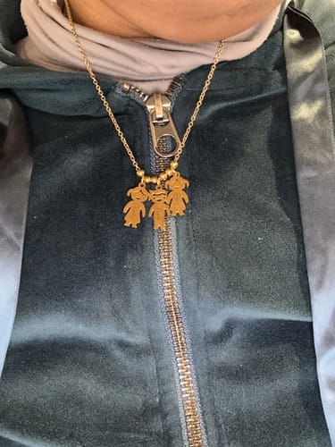 Customer photo review of Ogrlica: Family Bond