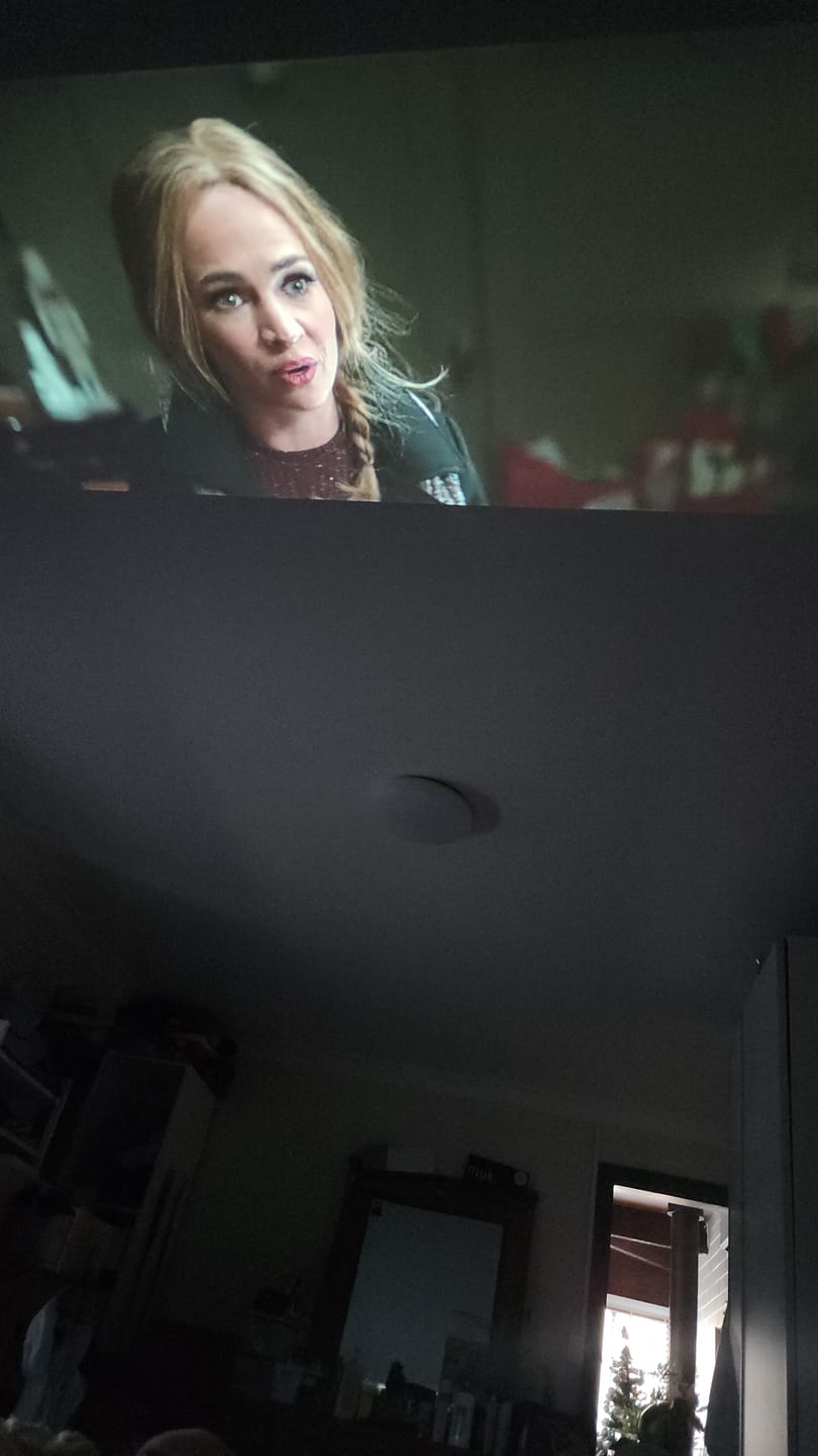 Customer photo review of MovieHub™ Ultra HD Gaming Bundle