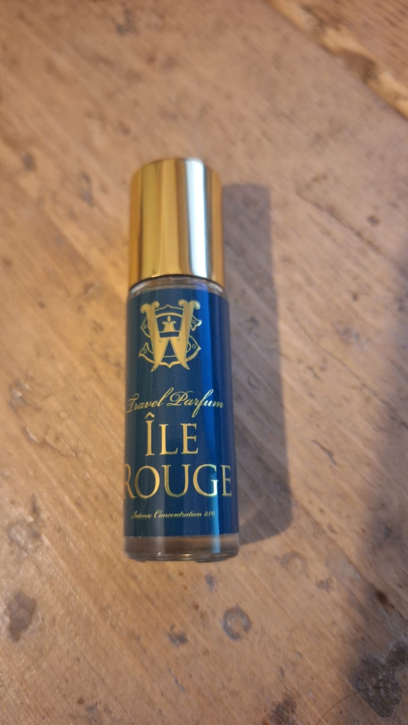 Customer photo review of Ile Rouge