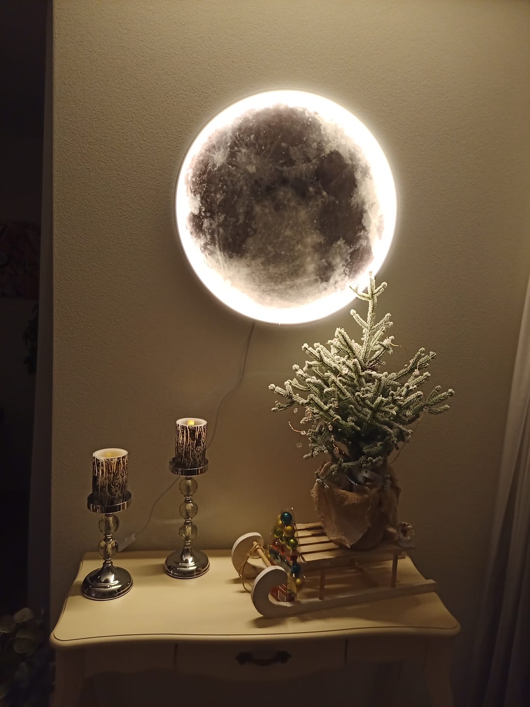 Customer photo review of Acryl-Wandbild mit Beleuchtung Moon