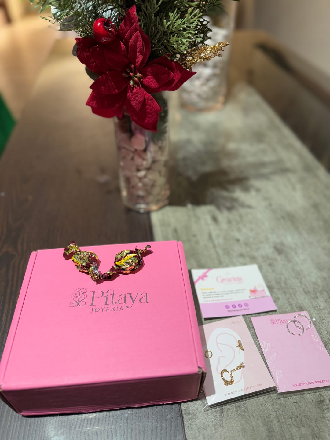 Customer photo review of Piercing Hojita de Laurel Rosca Plana