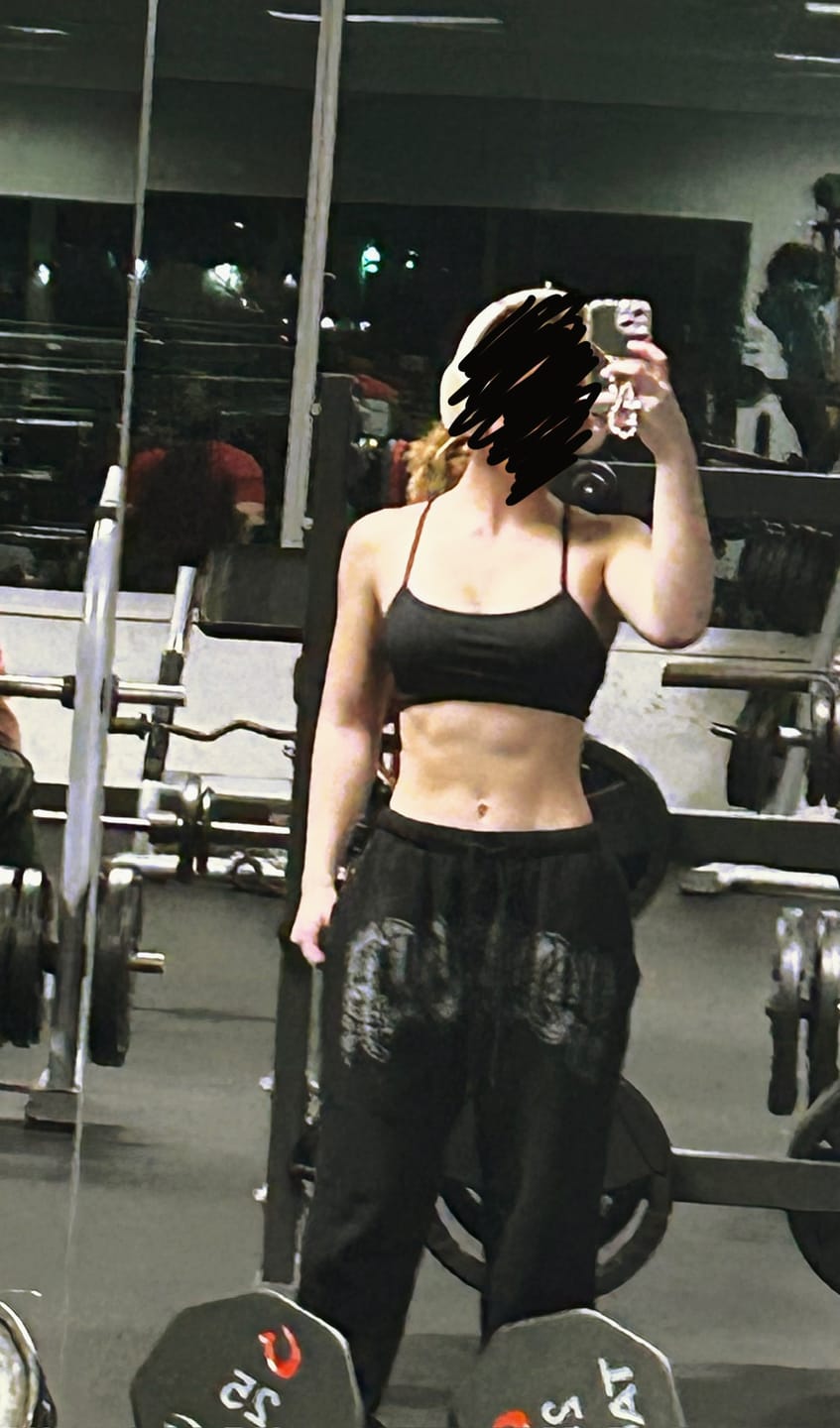 Customer photo review of W257 My eyes are up here Jogger