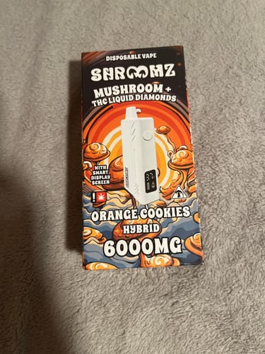 Customer photo review of Shroomz THC Liquid Diamond Mushroom Disposable – 6G Orange Cookies Hybrid
