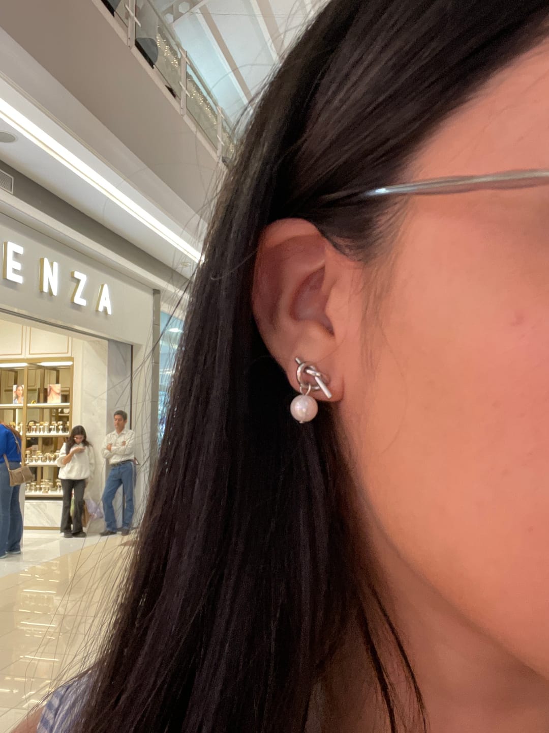 Customer photo review of Par Arete Nudo Con Perla