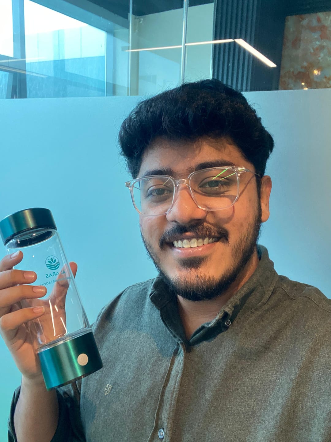 Customer photo review of AlAras™- Hydrogen Water Bottle + Free Gift Box