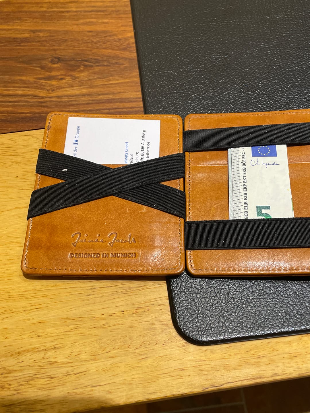 Customer photo review of Flap Boy Slim - Magic Wallet without Coin Pocket