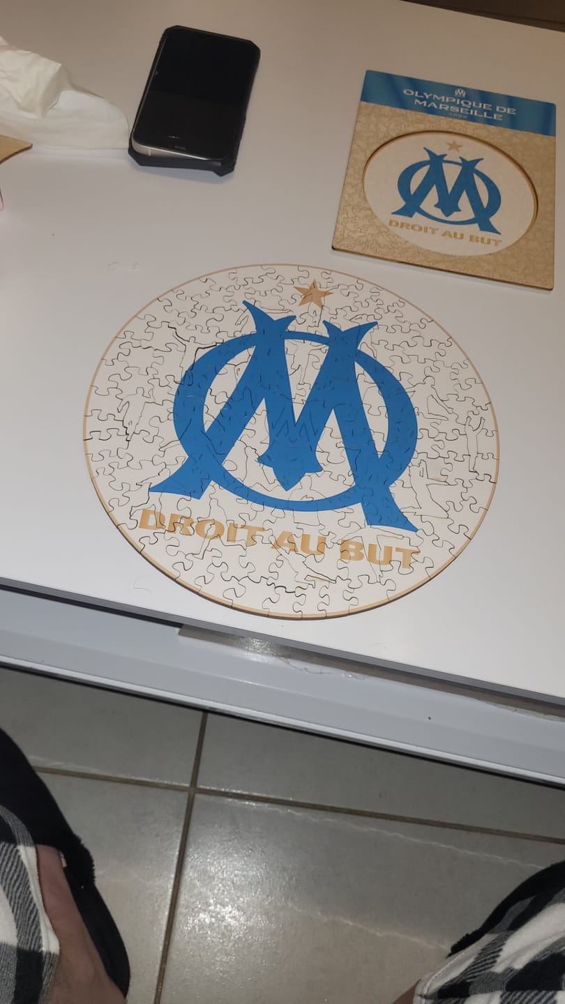 Customer photo review of Logo Olympique de Marseille® - Puzzle en Bois