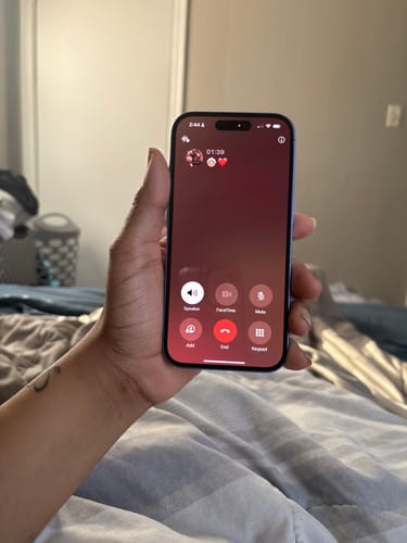 Customer photo review of iPhone 16