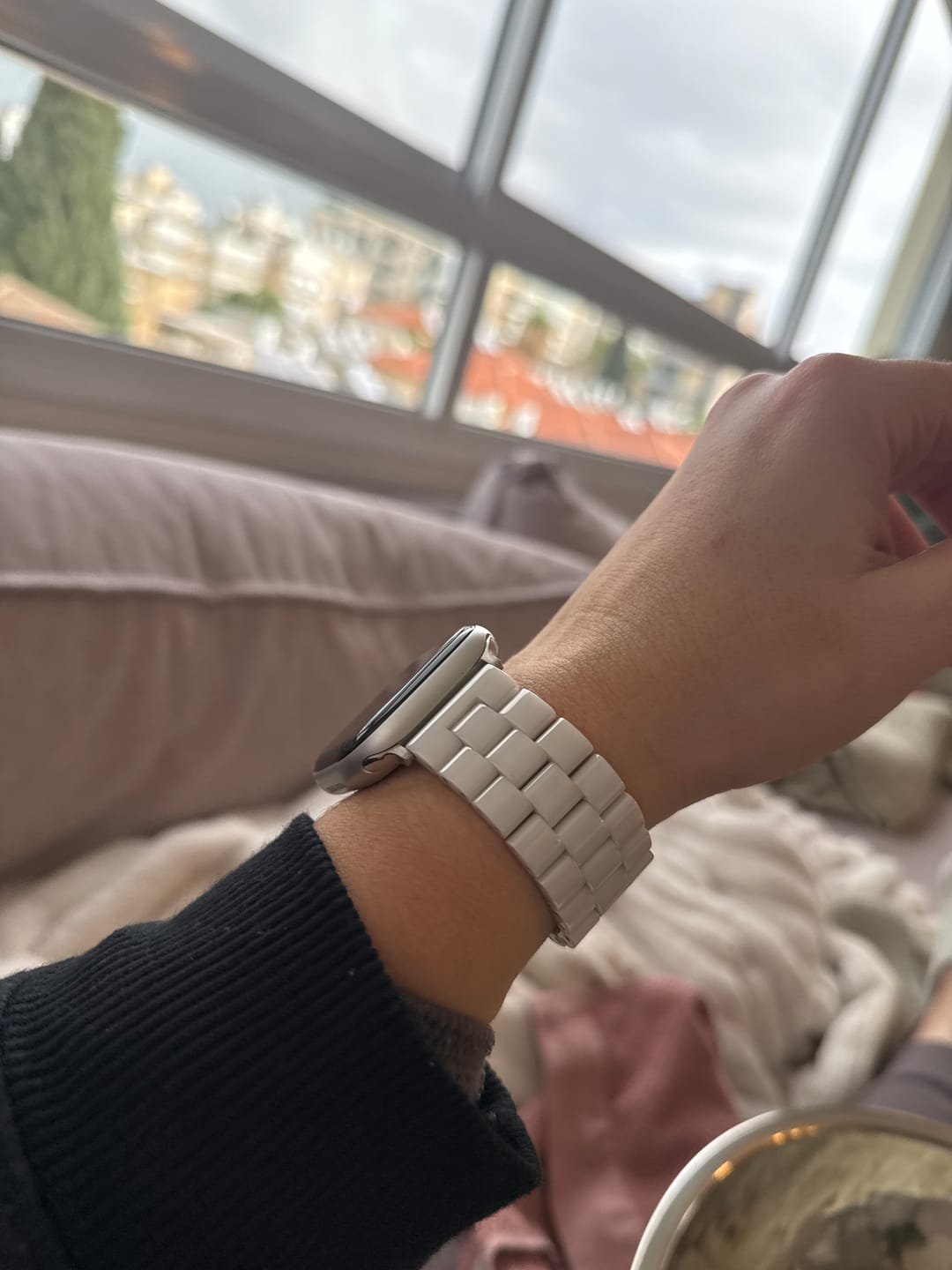 Customer photo review of Kleio Ceramic Band