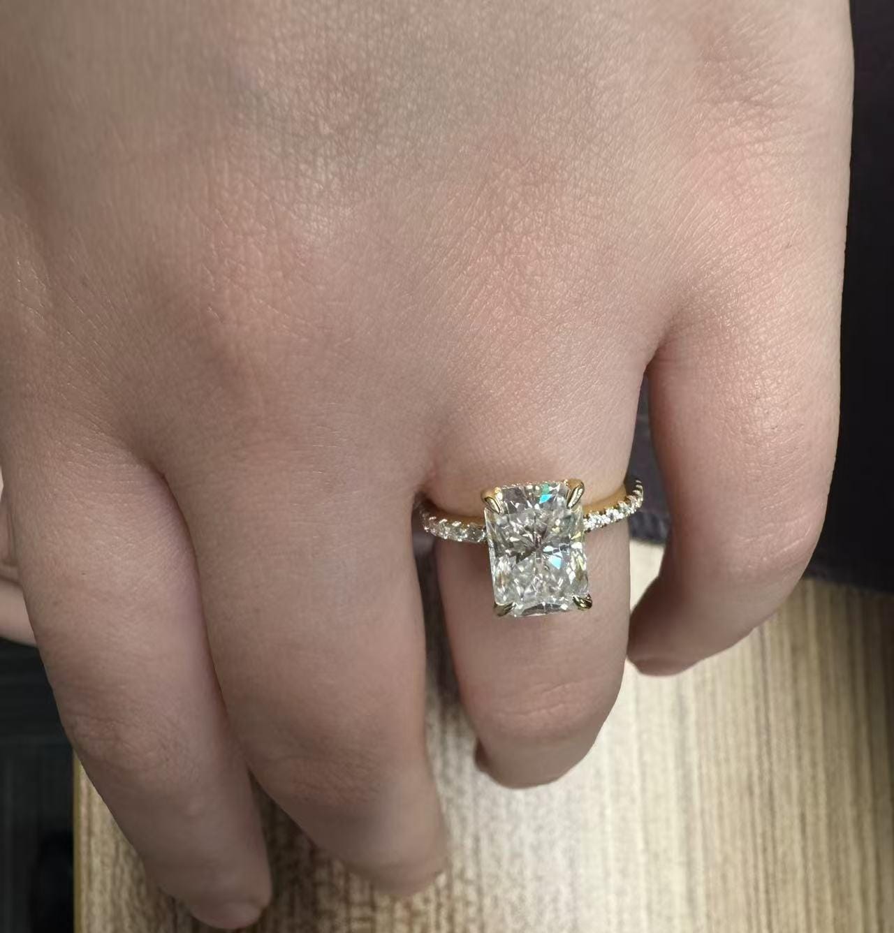 Customer photo review of S925 Rodiffy Moissanite 2.0 Ct~4.0 Ct Radiant Cut Yellow Gold/White Gold Engagement Ring For Women