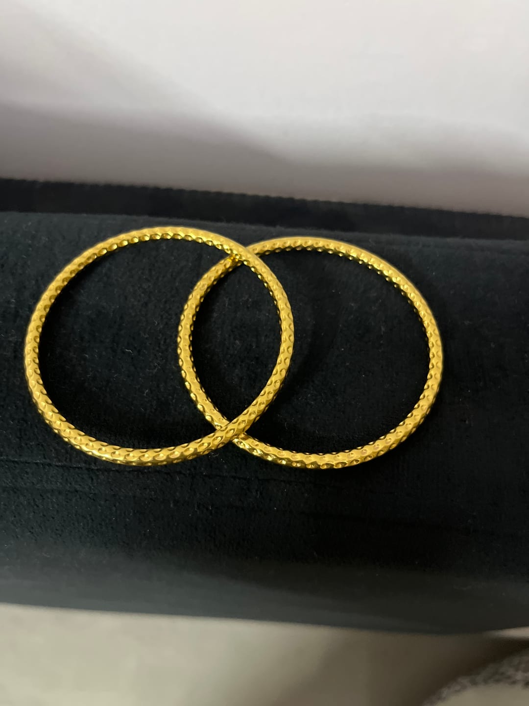 Customer photo review of Gold Plated Circle Hammered Buddhist Bracelet