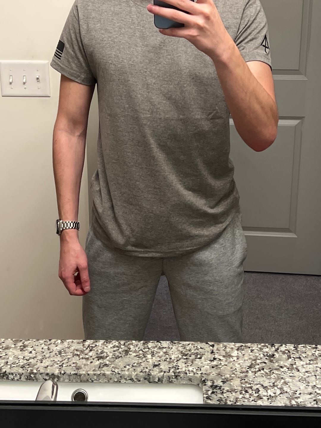Customer photo review of Carrier Sweatpants Mk.II - Carbon Grey