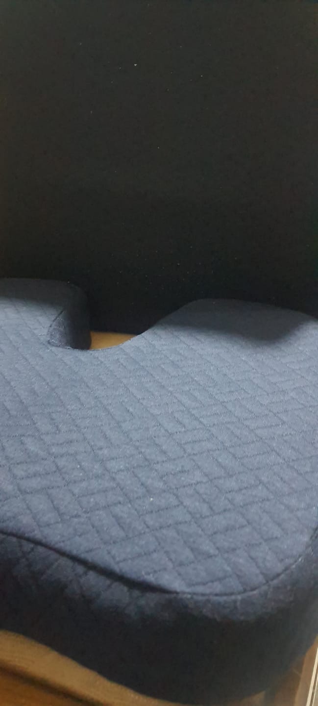 Customer photo review of Rall- Portable Tailbone Cushion