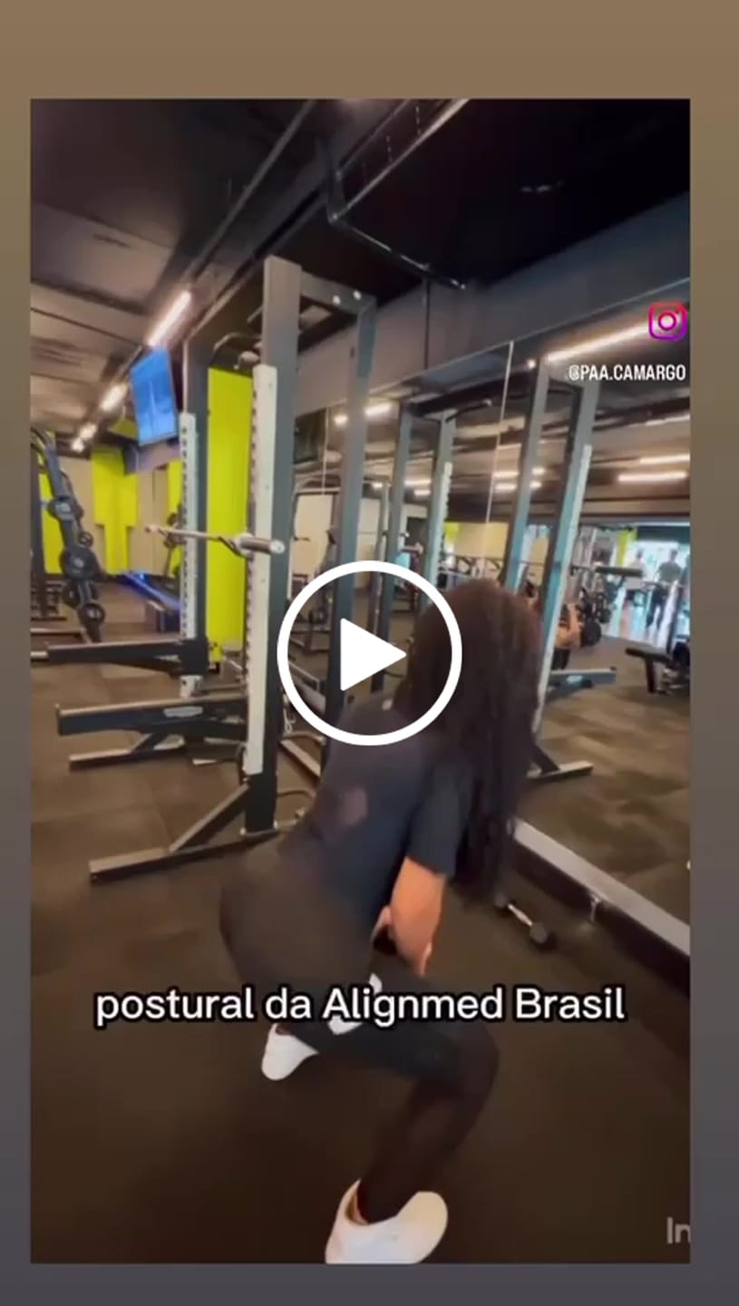 Customer video review of SPFC - Camiseta Postural Feminina - Posture Shirt® Pullover Com Logo No Centro