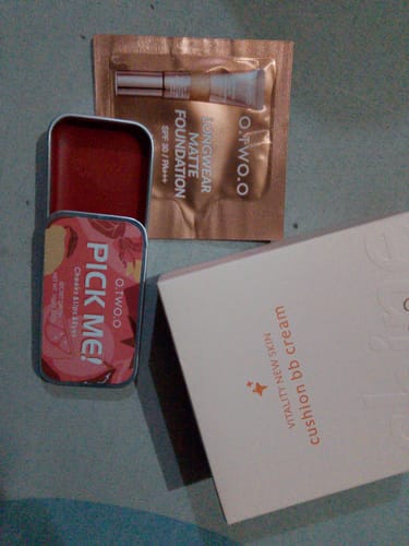 Customer photo review of O.TWO.O PICK ME CHEEKS LIPS & EYES TINT