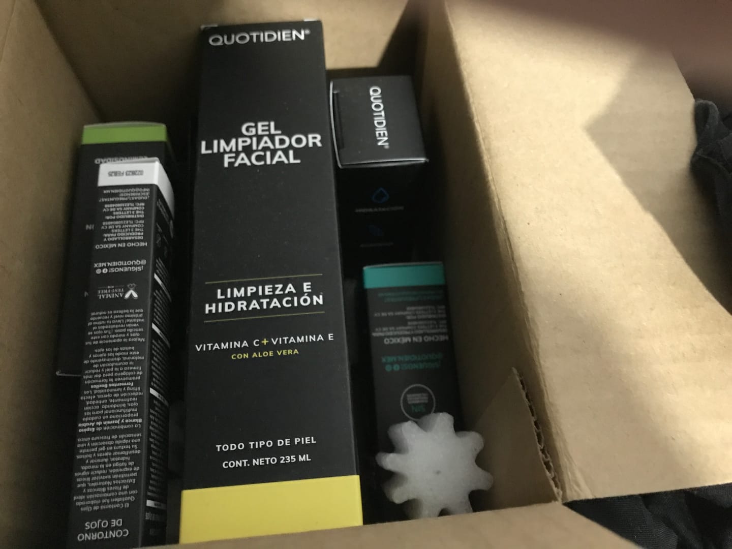 Customer photo review of Kit Piel Deslumbrante (51% OFF) - Limpiador + Tónico + Serum Vitamina C + Serum Niacinamida + Serum Ácido Glicólico + Serum Ácido Hialurónico + Contorno de Ojos