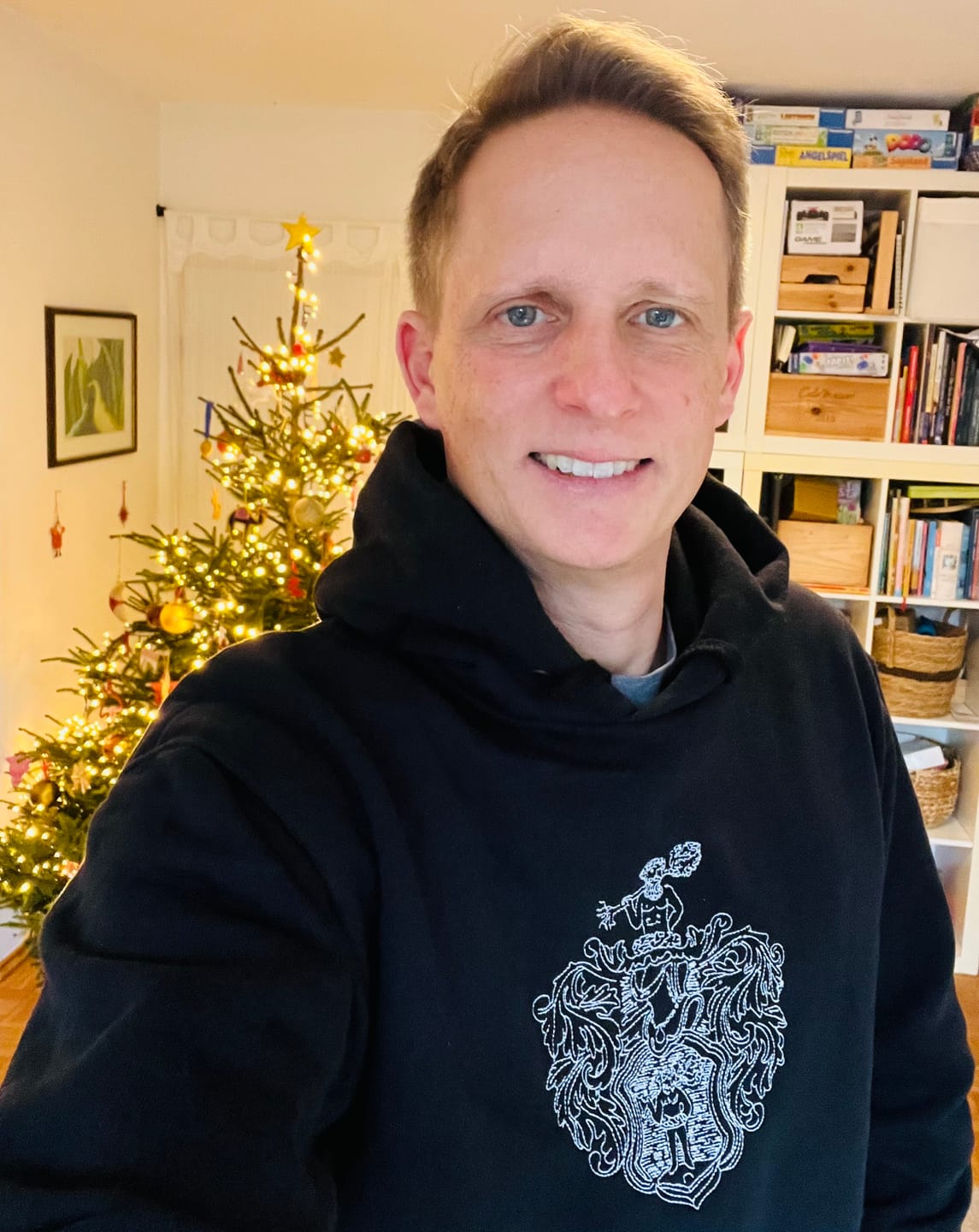 Customer photo review of Personalisierter & bestickter Hoodie
