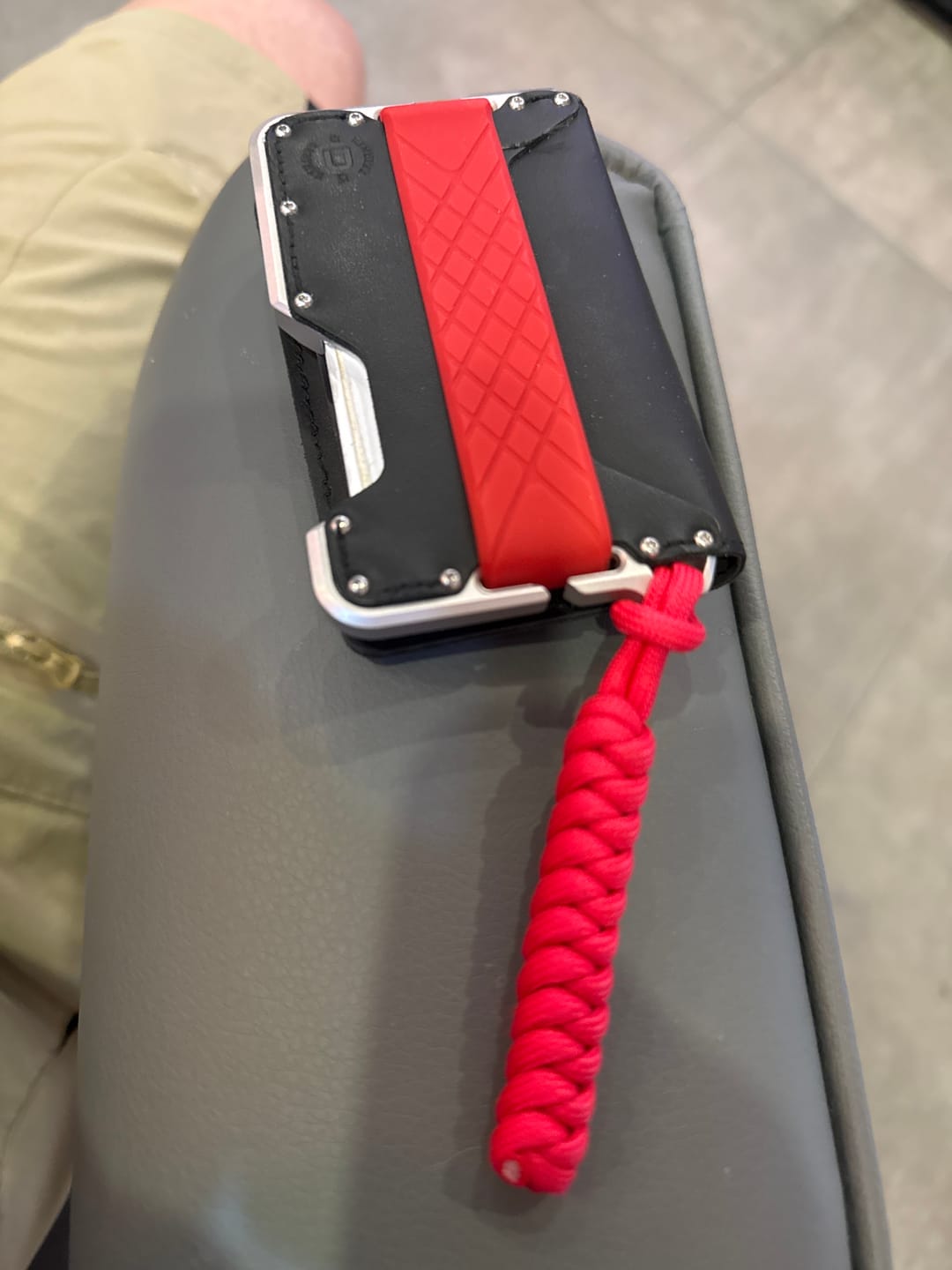 Customer photo review of HORIZONTAL WALLET BANDS (D-Series and T-Series Wallets)