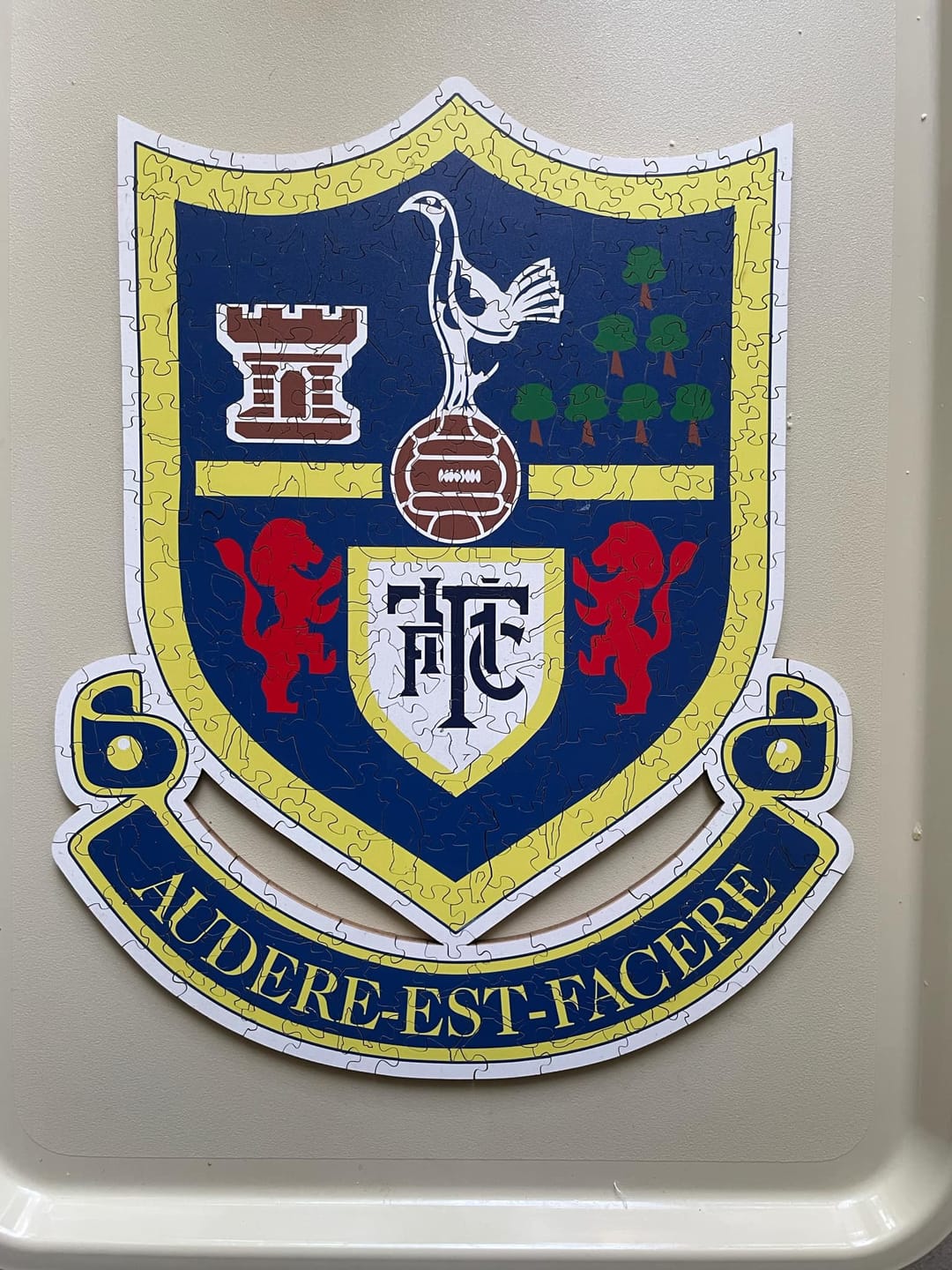 Customer photo review of Tottenham Hotspur FC® Retro Logo - Wooden Puzzle
