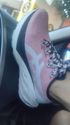 Customer photo review of Asics Novablast 4 TR Mujer Rosa