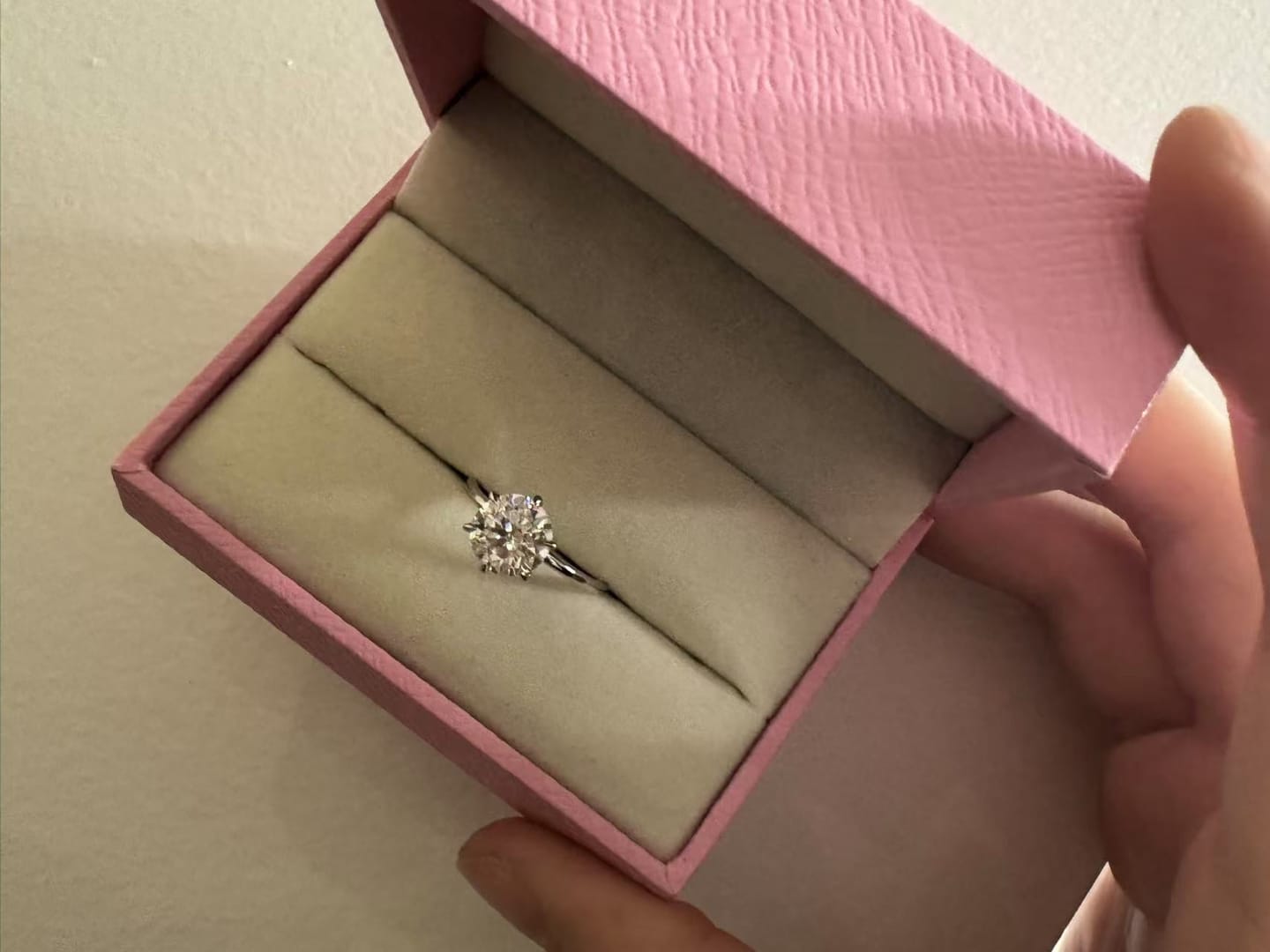 Customer photo review of Rodiffy Moissanite 2.0 Ct ~ 4.0 Ct Round Cut 6 Prong Engagement Ring For Women