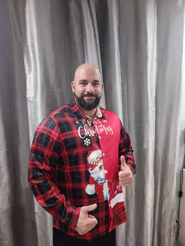 Customer photo review of Chemise à manches longues boutonnée à carreaux rouges pour hommes Joyeux Noël