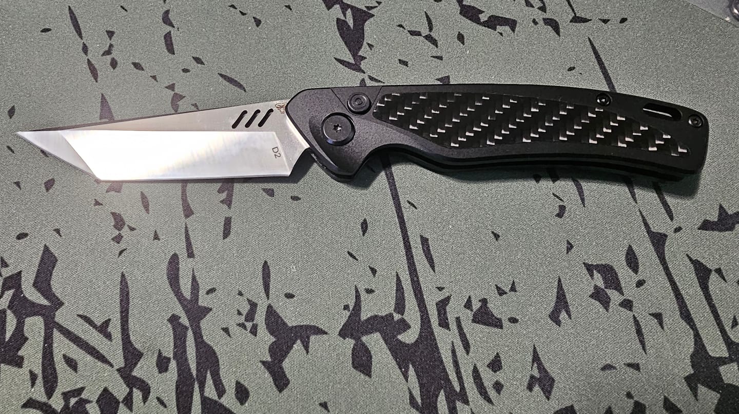 Customer photo review of VT Stealth Automatic Switchblade Knife