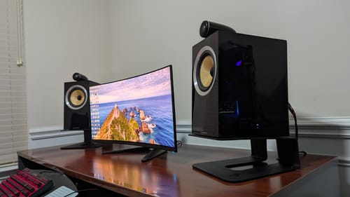 Customer photo review of B-Stock BIG-5 Large Studio Monitor Stands | Pair Black